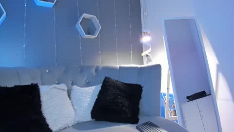 Snapshot of stefania_paz chatting on 4, 3, 2025 Stefania online show from 4, 3, 2025