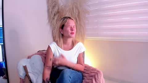 Stefanny   online show from 1, 1, 2025