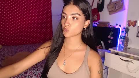 Snapshot of stefanny_pllus chatting on 22, 12, 2024 Im MiaIts my first day here online show from 22, 12, 2024