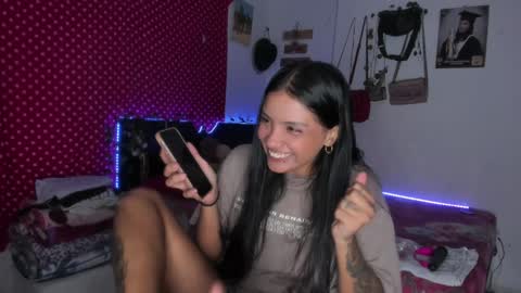 Snapshot of stefanny_pllus chatting on 7, 1, 2025 Im MiaIts my first day here online show from 7, 1, 2025