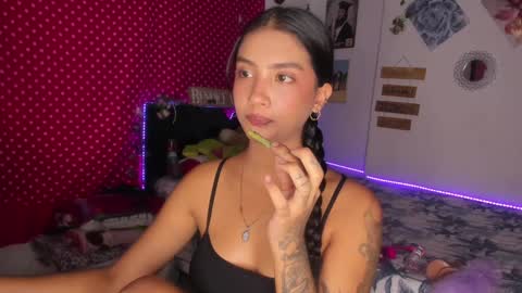 Snapshot of stefanny_pllus chatting on 12, 1, 2025 Im MiaIts my first day here online show from 12, 1, 2025