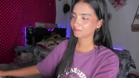 Snapshot of stefanny_pllus chatting on 17, 1, 2025 Im MiaIts my first day here online show from 17, 1, 2025