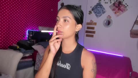 Snapshot of stefanny_pllus chatting on 25, 1, 2025 Im MiaIts my first day here online show from 25, 1, 2025