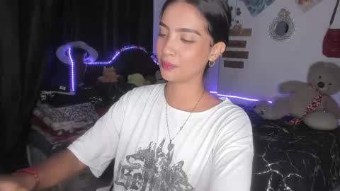 Snapshot of stefanny_pllus chatting on 18, 2, 2025 Im MiaIts my first day here online show from 18, 2, 2025