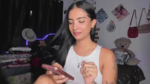 Snapshot of stefanny_pllus chatting on 18, 2, 2025 Im MiaIts my first day here online show from 18, 2, 2025