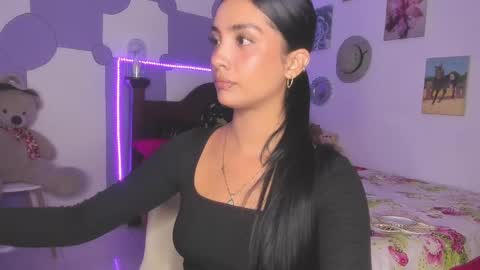 Snapshot of stefanny_pllus chatting on 11, 3, 2025 Im MiaIts my first day here online show from 11, 3, 2025