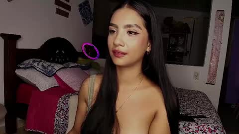 Snapshot of stefanny_pllus chatting on 18, 9, 2025 Im MiaIts my first day here online show from 18, 9, 2025