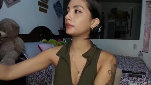 Snapshot of stefanny_pllus chatting on 24, 9, 2025 Im MiaIts my first day here online show from 24, 9, 2025
