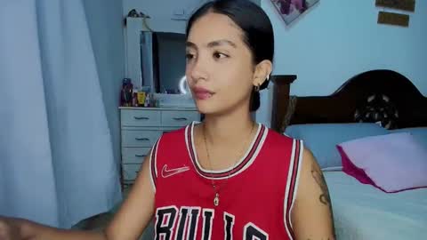 Snapshot of stefanny_pllus chatting on 13, 10, 2025 Im MiaIts my first day here online show from 13, 10, 2025
