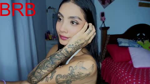 Im MiaIts my first day here  online show from 15, 11, 2025