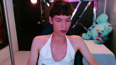 stefany piink online show from 22, 4, 2026