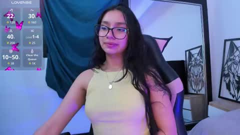 Stefanny lopez online show from 18, 11, 2025