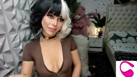 Snapshot of stefanylangkat chatting on 28, 11, 2025 Jane online show from 28, 11, 2025