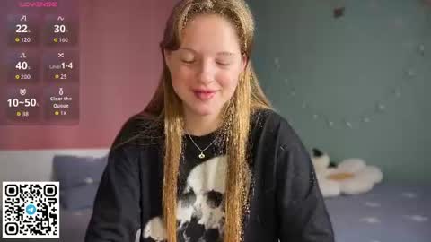 Snapshot of steffi_meoww chatting on 7, 7, 2026 STEFI Streams every day from 10 PM GTM1 online show from 7, 7, 2026