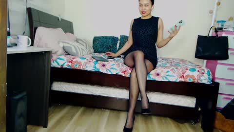 Snapshot of stefi_alizon chatting on 2, 12, 2024 Zuly online show from 2, 12, 2024