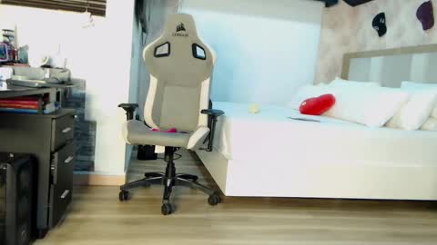 Snapshot of stefi_alizon chatting on 14, 9, 2025 Zuly online show from 14, 9, 2025