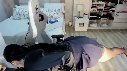 Snapshot of stefi_alizon chatting on 1, 2, 2026 Zuly online show from 1, 2, 2026