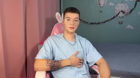 Snapshot of stefikit chatting on 28, 10, 2025 Stefi and Akin online show from 28, 10, 2025