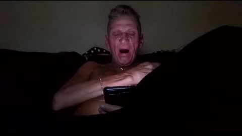 Snapshot of stefy1037 chatting on 18, 11, 2025 stefy1037 online show from 18, 11, 2025