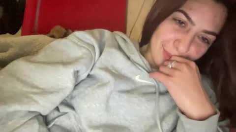 stefy_glow online show from 9, 3, 2025