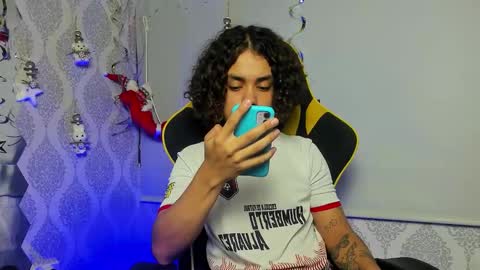 Snapshot of steinn_ chatting on 14, 12, 2025 Stein online show from 14, 12, 2025