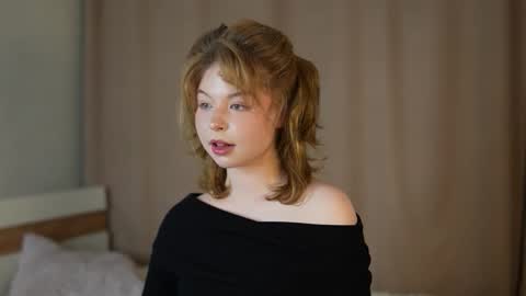 Snapshot of stela_vanila chatting on 12, 9, 2025 Stella online show from 12, 9, 2025