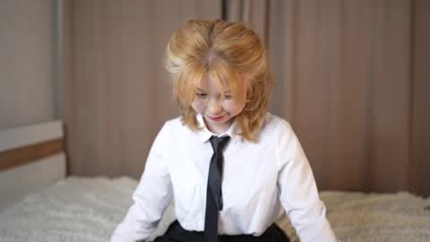 Snapshot of stela_vanila chatting on 4, 10, 2025 Stella online show from 4, 10, 2025