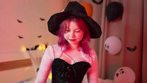 Snapshot of stela_vanila chatting on 28, 10, 2025 Stella online show from 28, 10, 2025