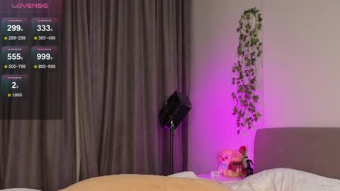 Snapshot of stella_crystal chatting on 27, 6, 2026 karma online show from 27, 6, 2026