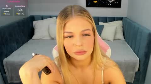 Stella Leee online show from 24, 3, 2026