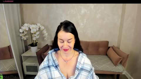 Snapshot of stella_leonn chatting on 14, 10, 2025 stella online show from 14, 10, 2025