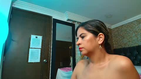 Estella online show from 13, 9, 2025