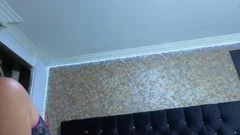 Estella online show from 10, 11, 2025