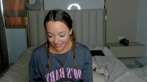 Snapshot of stellaa_queen chatting on 9, 4, 2026 stella online show from 9, 4, 2026