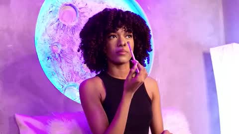 S T E L L A online show from 13, 10, 2025