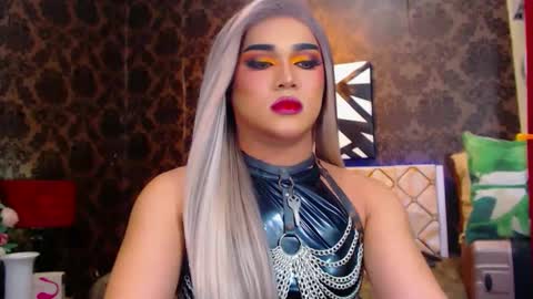 Snapshot of stellagrayts chatting on 5, 1, 2025 CALL ME STELLA online show from 5, 1, 2025