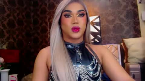 Snapshot of stellagrayts chatting on 16, 1, 2025 CALL ME STELLA online show from 16, 1, 2025