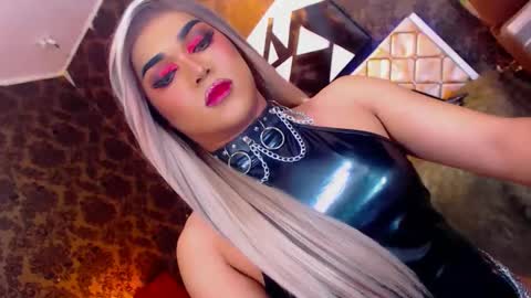 Snapshot of stellagrayts chatting on 24, 1, 2025 CALL ME STELLA online show from 24, 1, 2025