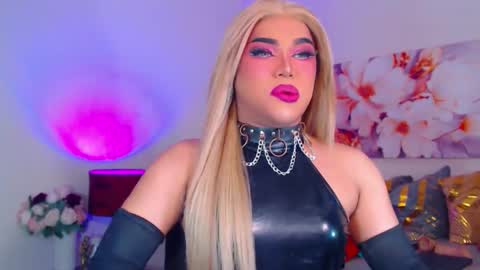 Snapshot of stellagrayts chatting on 8, 10, 2025 CALL ME STELLA online show from 8, 10, 2025