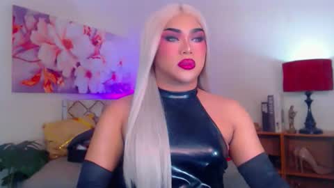 Snapshot of stellagrayts chatting on 6, 11, 2025 CALL ME STELLA online show from 6, 11, 2025