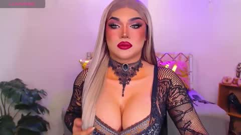 Snapshot of stellagrayts chatting on 17, 11, 2025 CALL ME STELLA online show from 17, 11, 2025