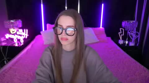 stellahoneywell online show from 21, 10, 2025