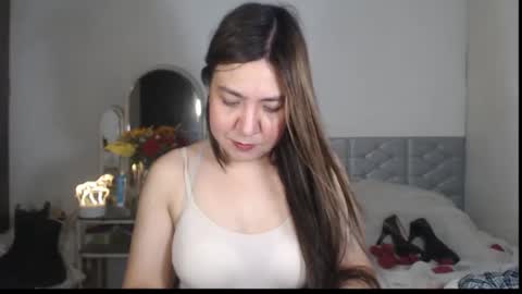 Snapshot of stellahugets chatting on 2, 12, 2025 Stella online show from 2, 12, 2025