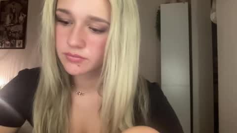 stellaraexox online show from 1, 2, 2025