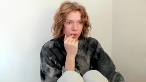 S T E L L A online show from 2, 10, 2025