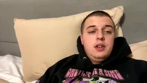 Snapshot of stepbro18 chatting on 14, 1, 2025 Honestly Im a slut I have a high sex drive and I love talking to people off this platform  online show from 14, 1, 2025