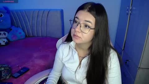 Snapshot of stepha_sweet chatting on 4, 1, 2025 Emma online show from 4, 1, 2025