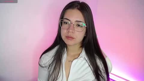 Snapshot of stepha_sweet chatting on 3, 10, 2025 Emma online show from 3, 10, 2025