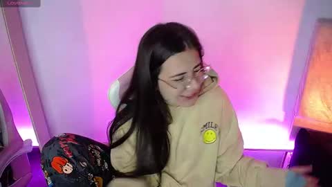 Snapshot of stepha_sweet chatting on 7, 10, 2025 Emma online show from 7, 10, 2025