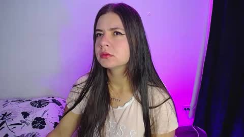 Snapshot of stepha_sweet chatting on 8, 11, 2025 Emma online show from 8, 11, 2025